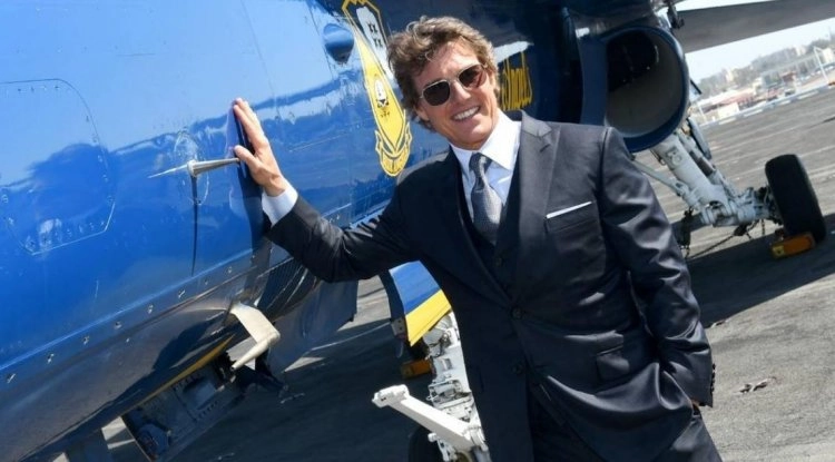 Who owns private jets among celebrities