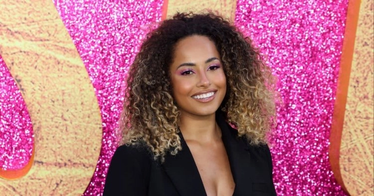 Amber Gill wants to apologize for 'accidentally' tweeting about switching teams