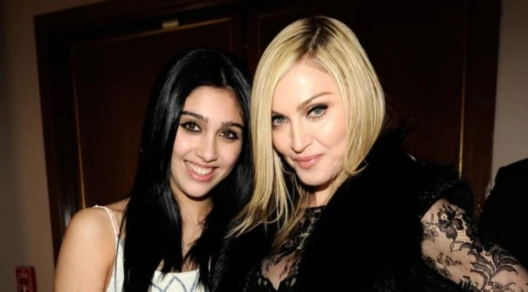Lourdes Leon And Madonna Have An Monumental Time In Sicily Aboard A Yacht